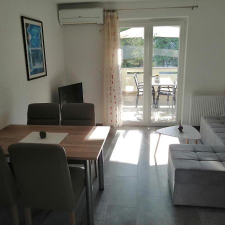Apartmani Grabovcic Punat Esterno foto